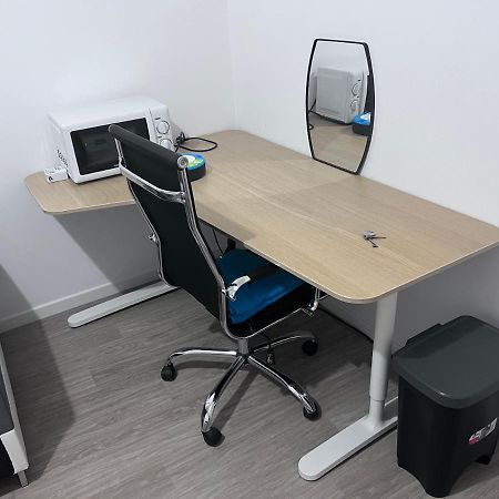 Chambre Individuelle Dans Un Appartement A 37 De Champs Elysees سارتروفيل المظهر الخارجي الصورة