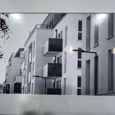 Chambre Individuelle Dans Un Appartement A 37 De Champs Elysees سارتروفيل المظهر الخارجي الصورة
